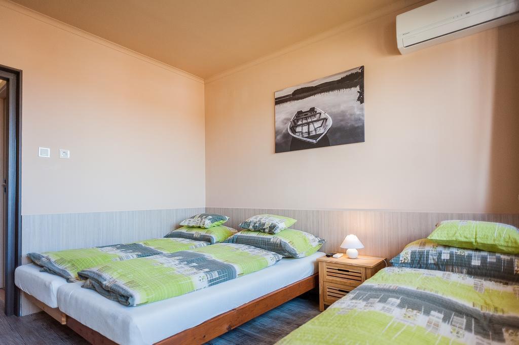 Milan Apartmanok Siofok Ngoại thất bức ảnh